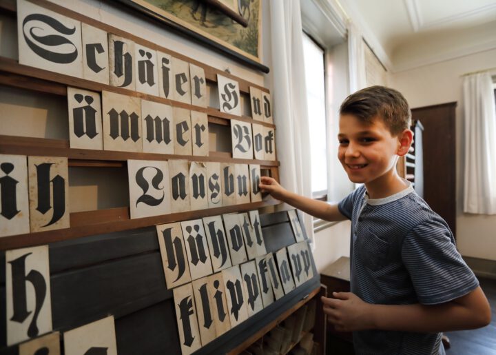 Führung durch das Aschacher Schulmuseum