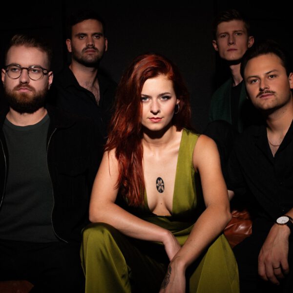 Der Samstagabend schließt mit der energiegeladenen Performance von Scarrafoni. (© Foto: Scarrafoni)