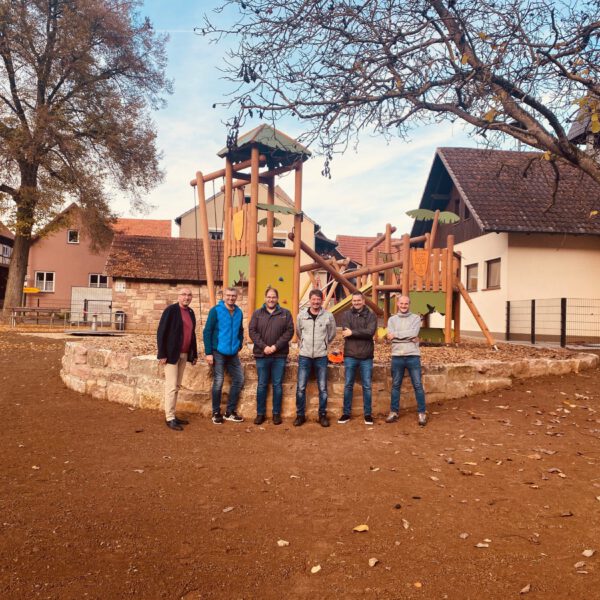 08.11.2022: Abnahme Außenanlage Dorfgemeinschaftshaus Nickersfelden.