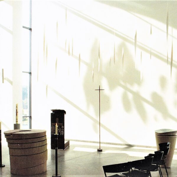 Innenraum der neuen evangelischen Kirche 