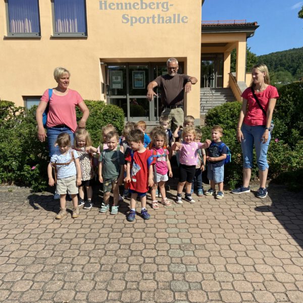 Thomas Baumgart zeigte uns die Henneberg Sporthalle