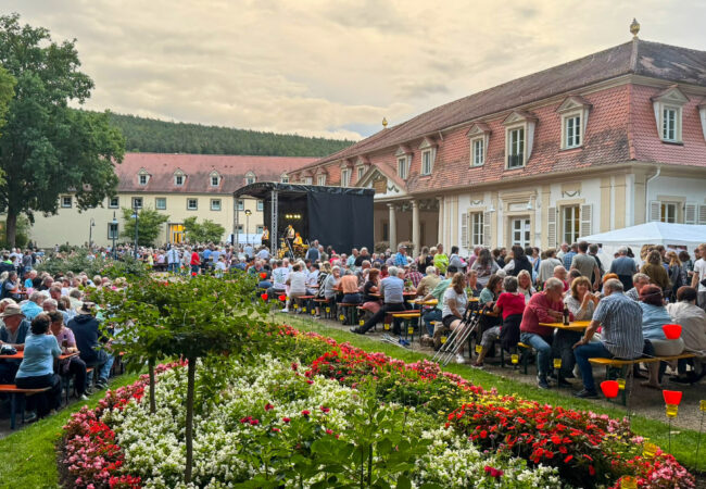 Gartenparty Bad Bocklet begeisterte mit Licht, Musik und bester Stimmung