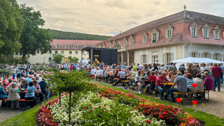 Gartenparty Bad Bocklet begeisterte mit Licht, Musik und bester Stimmung