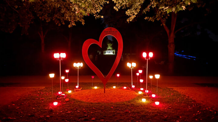 Sommerabend voller Lichter und Livemusik: Bad Bocklet lädt zur Gartenparty in den Kurpark ein