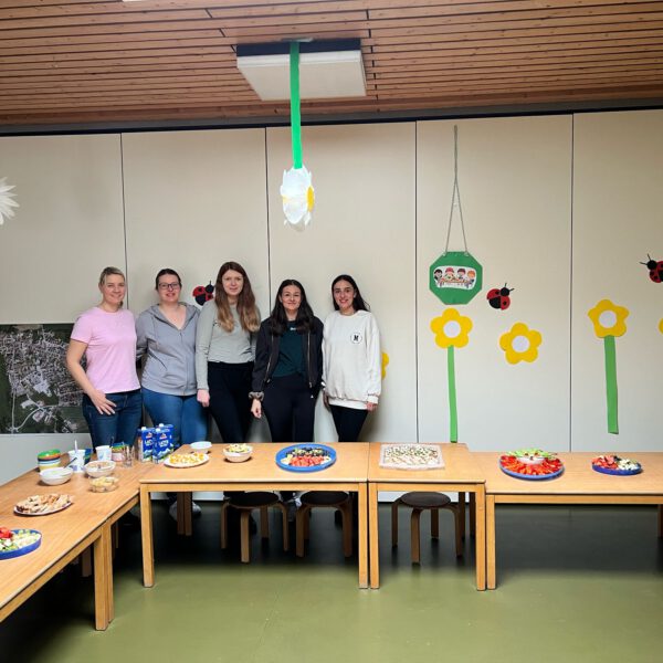 Der Elternbeirat zauberte uns ein gesundes Frühstück, das von Familie Wahl, Rewe Markt gesponsert wurden.