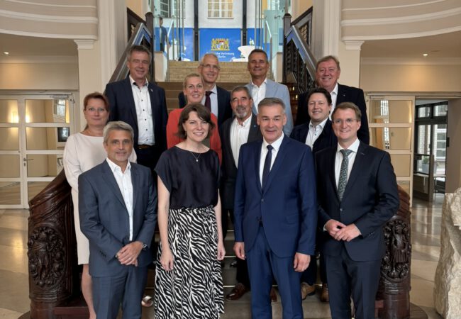 „Weg vom Reparaturbetrieb hin zu echter Vorsorge“: Bayerns Heilbäder fordern in Berlin politische Weichenstellungen für echte Prävention