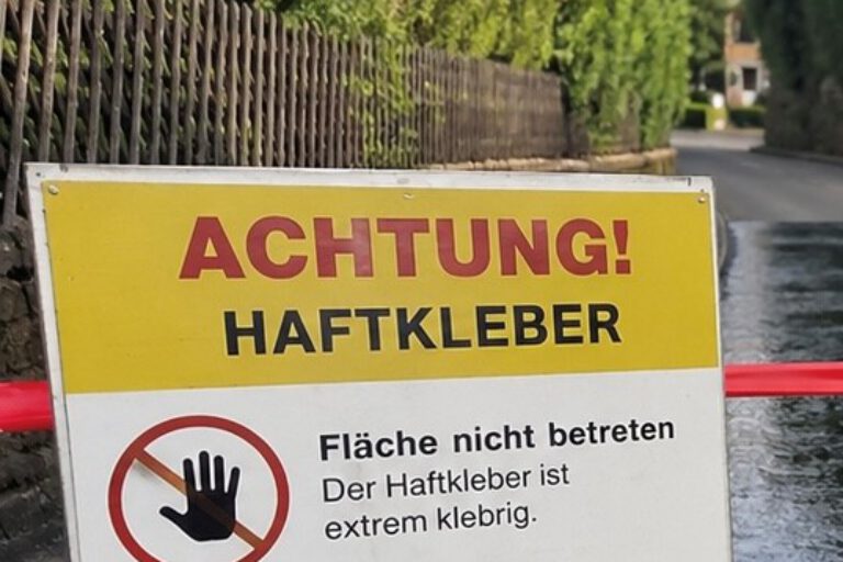 Hnweis Haftkleber