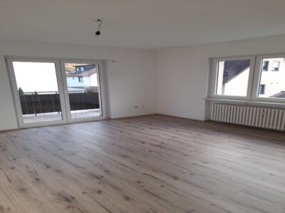 Ruhige, neu renovierte 3-Zimmer-Wohnung (85m²) in zentraler Lage zu vermieten