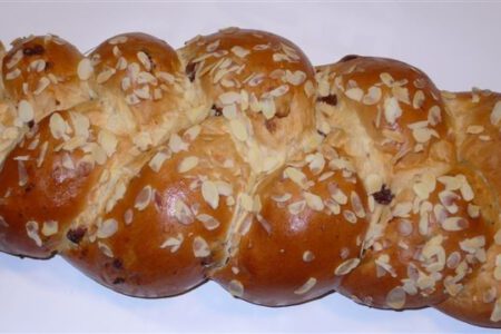 „Längstes Osterbrot von Bad Bocklet nach Ghana“