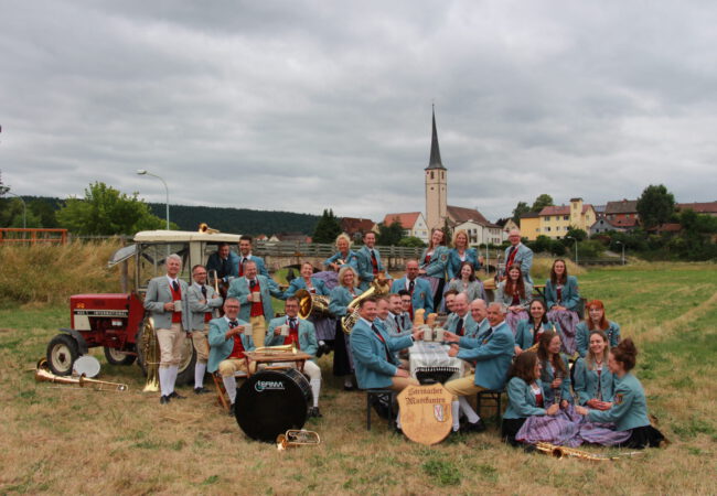 Frühlingskonzert unter Palmen &#8211; &#8222;Steinacher Musikanten&#8220; spielen in der HESCURO KLINIK Bad Bocklet auf