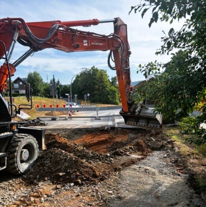 Ausbaggern der Straße