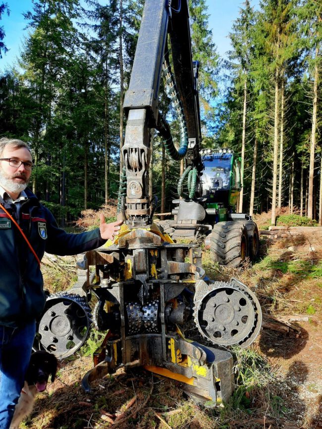 Waldbegang zum Thema „Waldumbau und -wegebau“ Foto