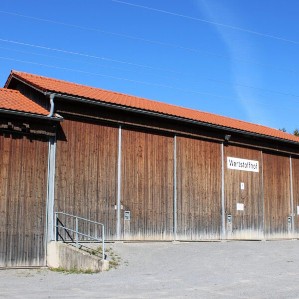 Wertstoffhof oberhalb vom Bauhof in Aschach