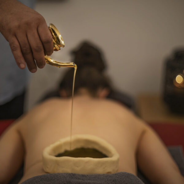 Authentische Ayurveda-Anwendungen wie in Indien erleben Gäste im Kurhaus Hotel Bad Bocklet. Kurhaus Hotel Bad Bocklet/Samuel Becker 