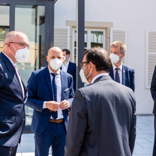 1. Bürgermeister Andreas Sandwall begrüßt Klaus Holetschek in Bad Bocklet, Foto Kilian Martin