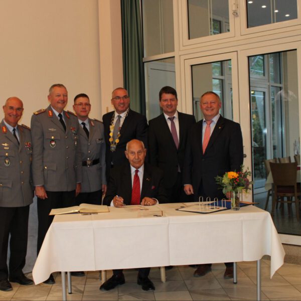 Eintragung in das goldene Buch der Gemeinde Bad Bocklet