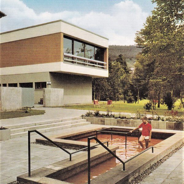 Kneippanlage und Anbau mit Schwimmbad am Badehaus