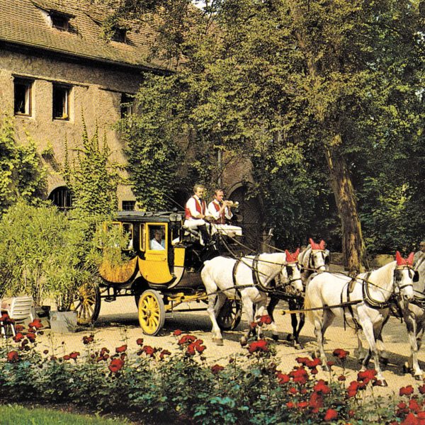 Die Postkutsche zu Besuch im Schlosshof