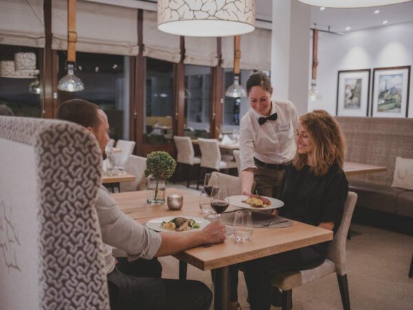 Dinner im Restaurant GREGOR I 1926