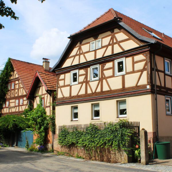 Fachwerkhäuser erinnern an vergangene Zeiten.