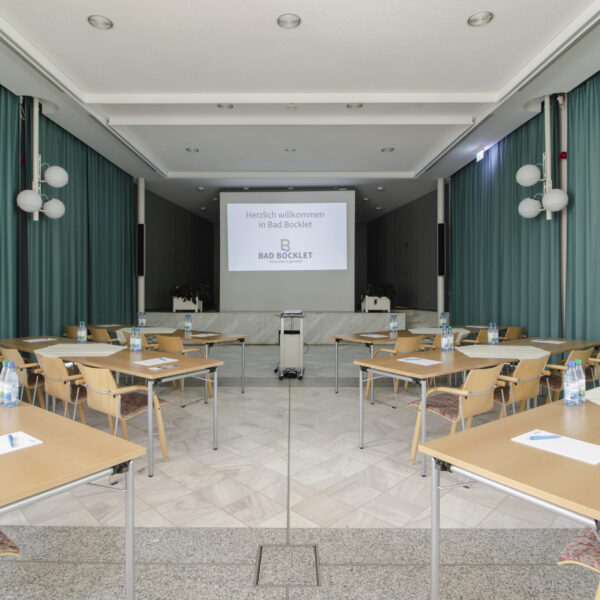 Kleiner Kursaal, Fischgrätenbestuhlung.