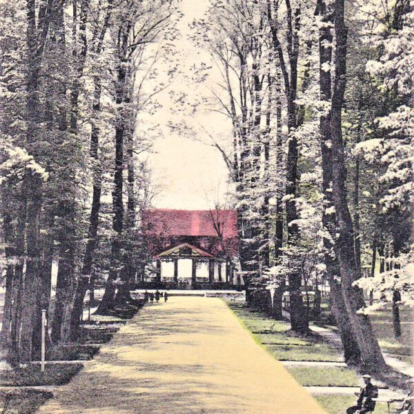 Der historische Kurpark mit Brunnenbau
