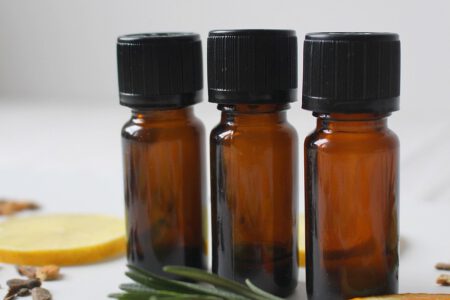 DIE WELT DER ÄTHERISCHEN ÖLE (252-36016KB)