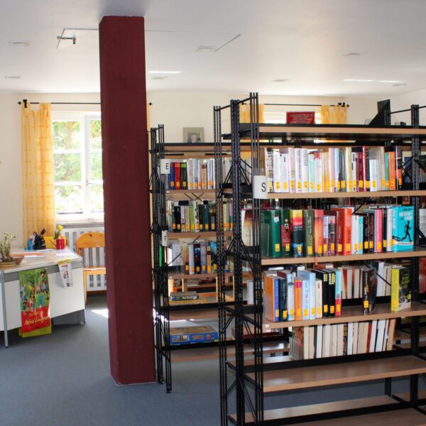 Bücherauswahl in der Pfarrbücherei Bad Bocklet