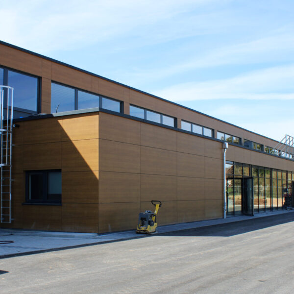 22.04.2021: Der Eingang nimmt Formen an.