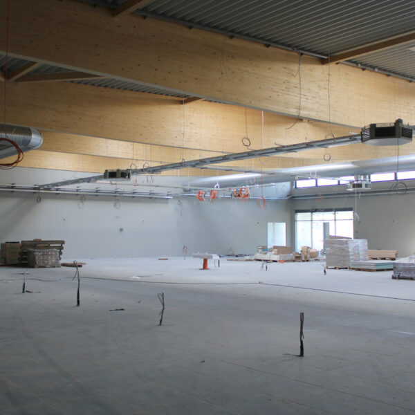 25.02.2021: Hier ist die künftige Verkaufsläche des REWE Marktes zu sehen.