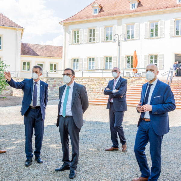 Rundgang im neu gestalteten Kurgarten, Foto Kilian Martin