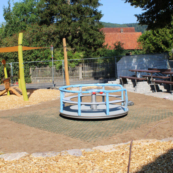 11.08.2022: Das Drehkarussell wurde ebenfalls montiert.